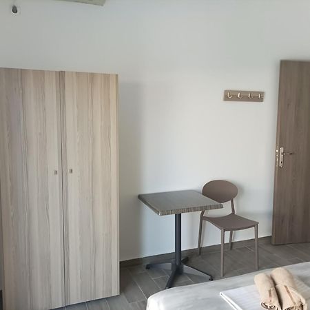 Kleanthis Blue Appartement Vrasná Buitenkant foto